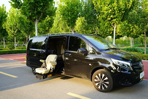 Passenger van rental ready for summer group travel in Tennessee